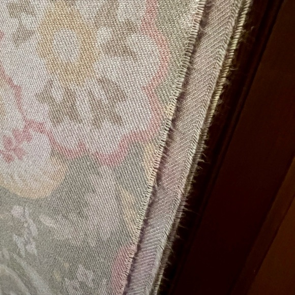 Soft, smooth purple-gray large floral scarf - Picture 3 of 6